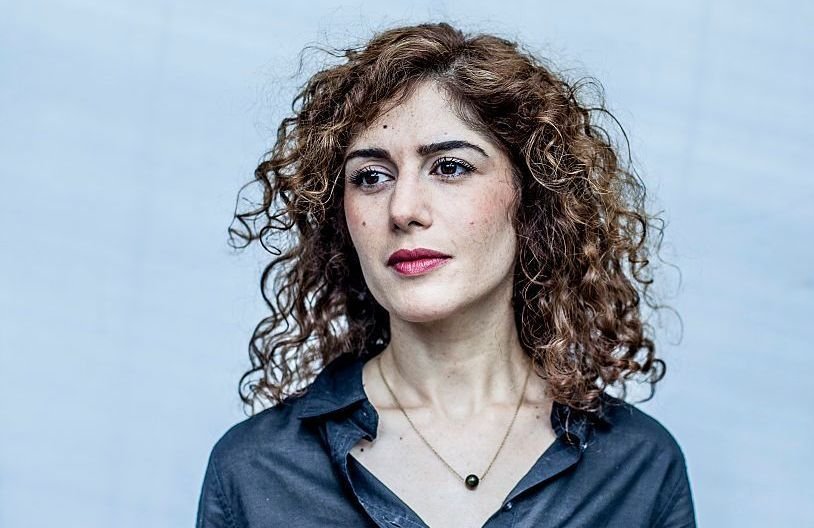 Qui est le mari de Abnousse Shalmani ? Vie privée, couple et parcours qui est le mari de abnousse shalmani